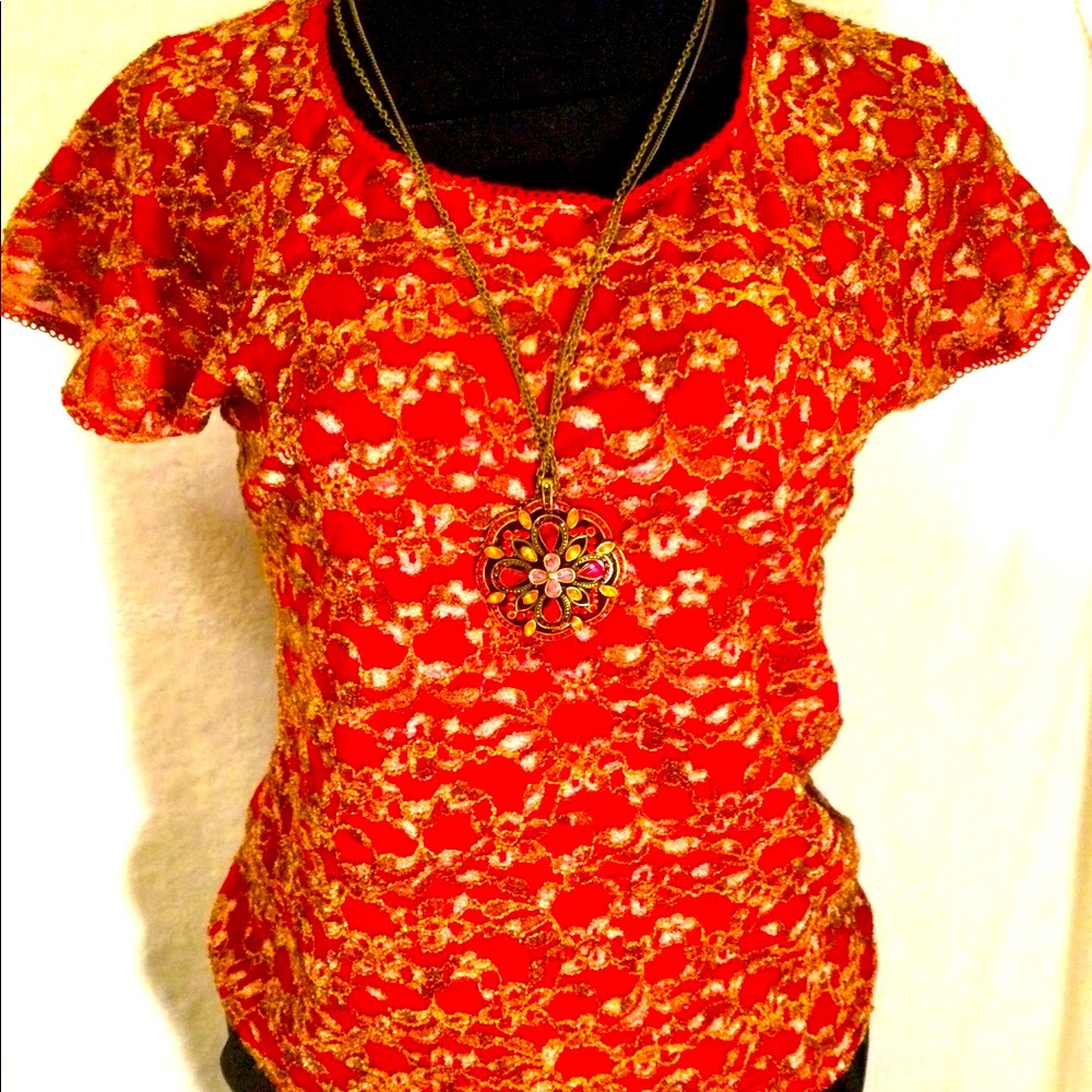 💙2/$50 NWOT💙BORDEAUX FLORAL LACE BLOUSE